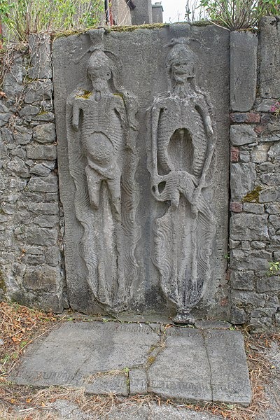 The Cadaver Tomb of Edmond Goldyng and Elizabeth Fleming: A Grim Reminder of Mortality