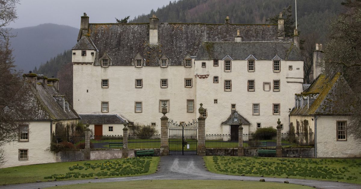 Inside oldest inhabited house, dating back to 1107 - Chronicle Live