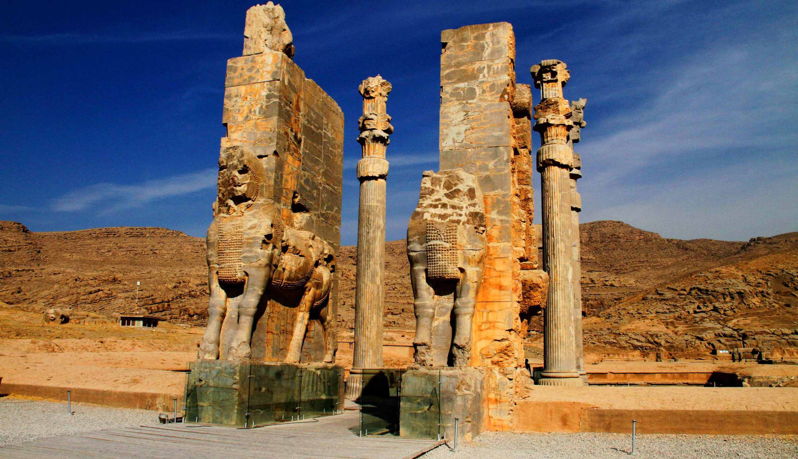 How Do I Get from Shiraz to Persepolis? ⭐ Ways to Travel - IranOnTour