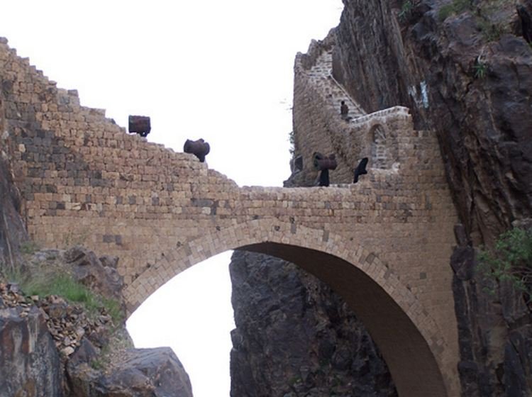 The magnificent Shahara Bridge in Yemen | PeakD