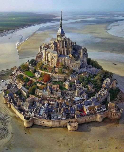 Discover the Enchanting Tidal Island of Mont-Saint-Michel: A Jewel of France’s North Coast