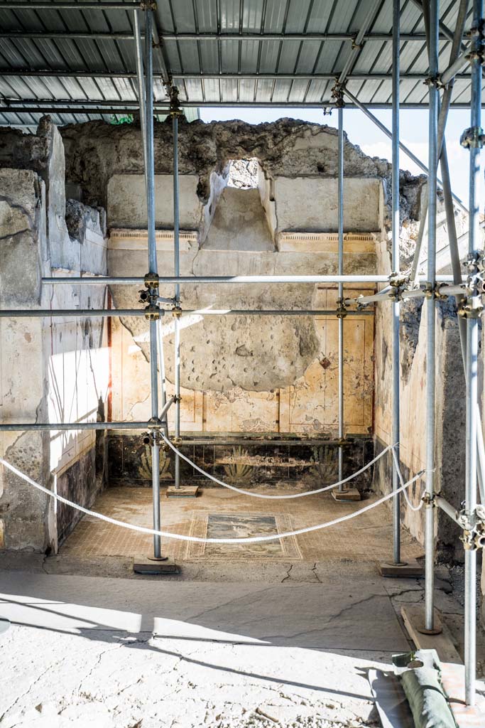 V.2, Pompeii. Casa di Orione. October 2021. Looking south. Room A13 in south-west corner of atrium. Photo courtesy of Johannes Eber. 