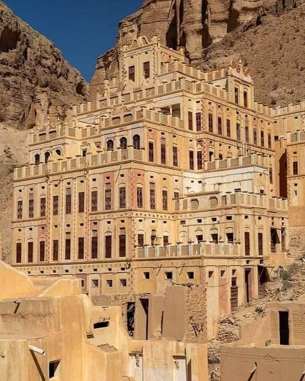 The Bugshan Palace, located in Hadramaut, Yemen 🇾🇪❤️ - Wonders of the  Past 🏺✨ - Quora