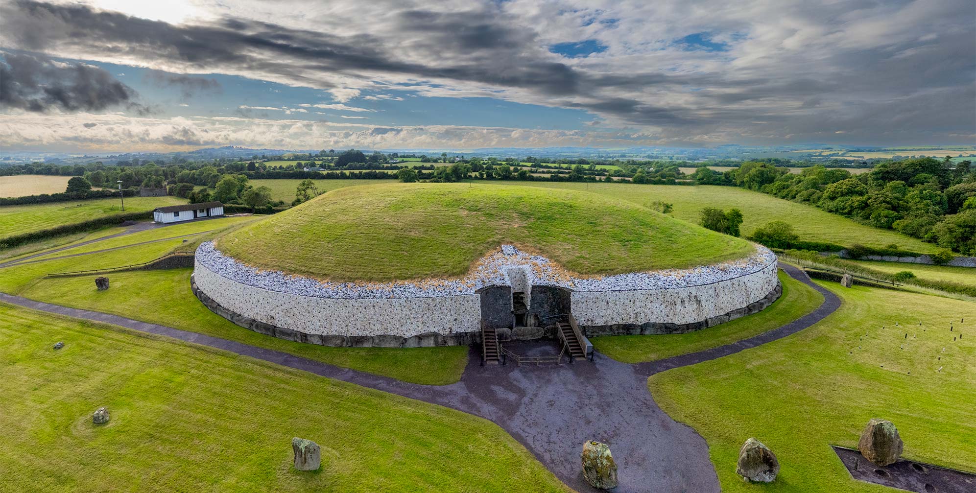 Newgrange - Voices from the Dawn