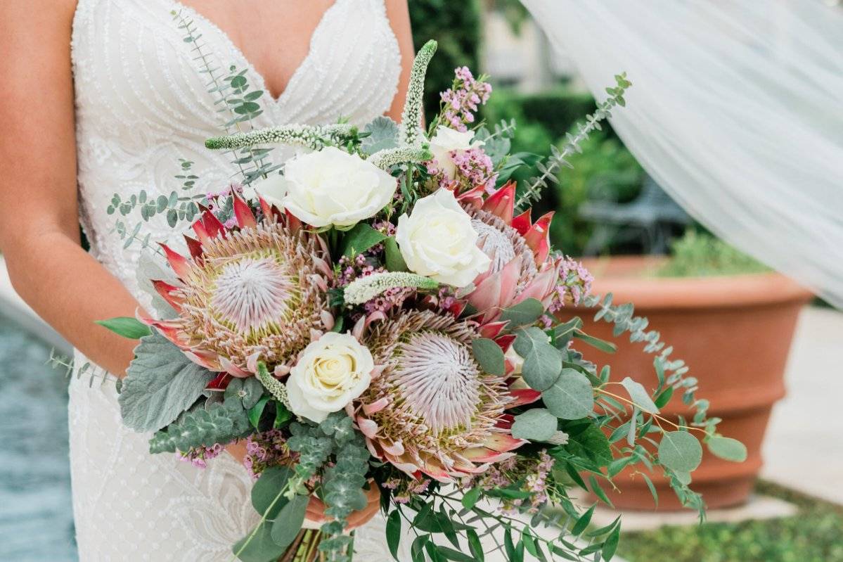 28 Protea Bouquet Ideas for Your Wedding Day