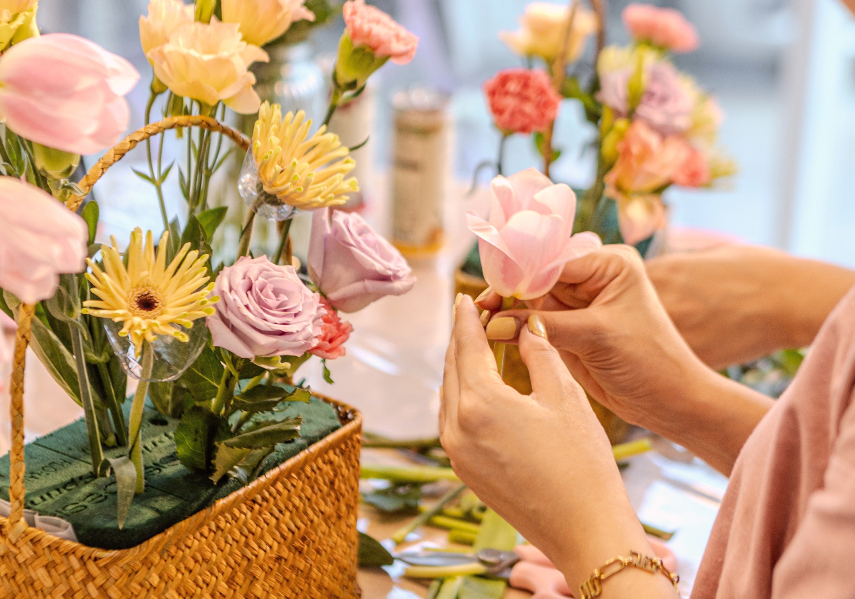 8 Easy Steps to Arrange Flowers Like a Professional