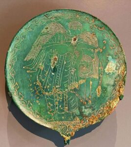 The Etruscan Bronze Hand Mirror: A Window into an Ancient Civilization’s Craftsmanship and Trade (470-450 BC)