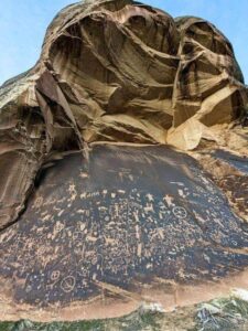 The Treasured Petroglyphs of Newspaper Rock – Indian Creek State Park, Utah