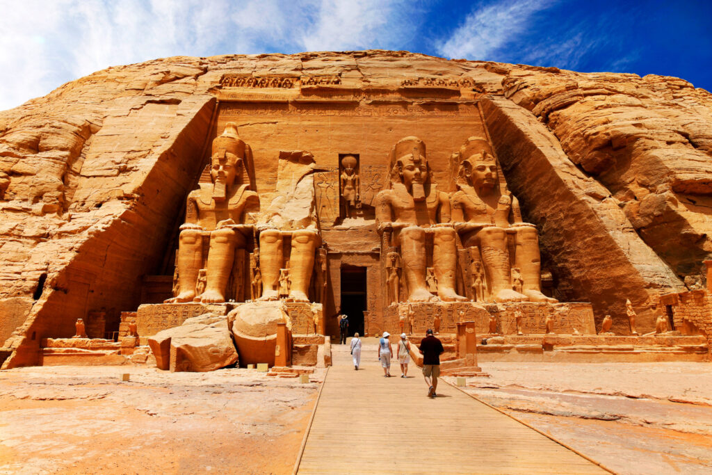 Discovering the Majestic Abu Simbel Temples: A Masterpiece of Ancient Egyptian Architecture