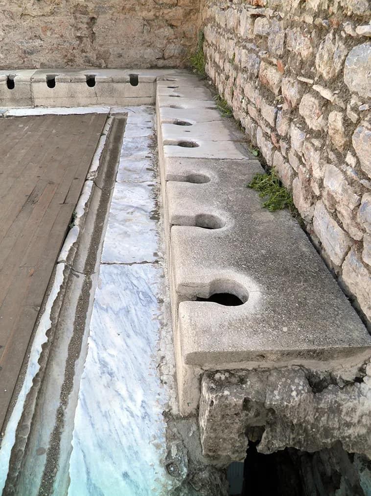 Public Latrines in Ancient Rome: A Reflection of Roman Hygiene and Social Organization