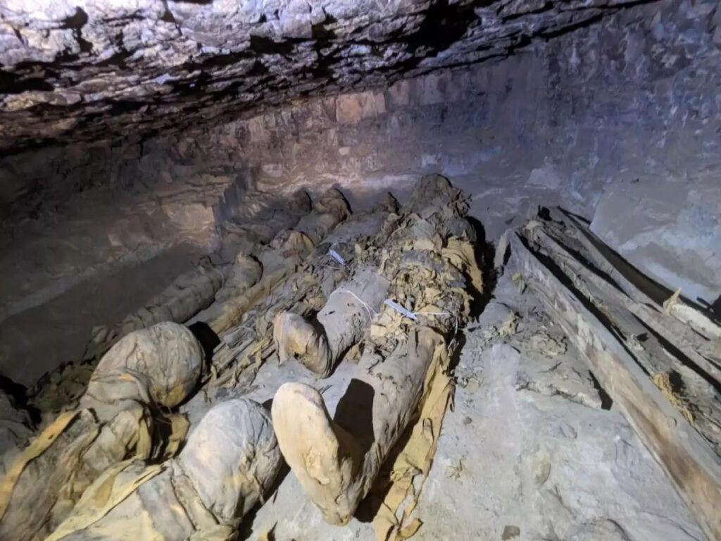 4,000-Year-Old Tomb Discovery at Saqqara: A Window Into the Ancient Past