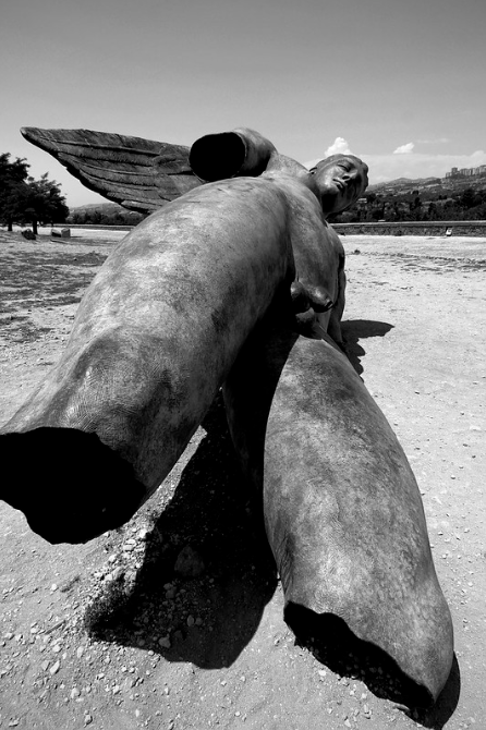 The Fallen Icarus: A Symbol of Human Ambition and Fragility in Agrigento